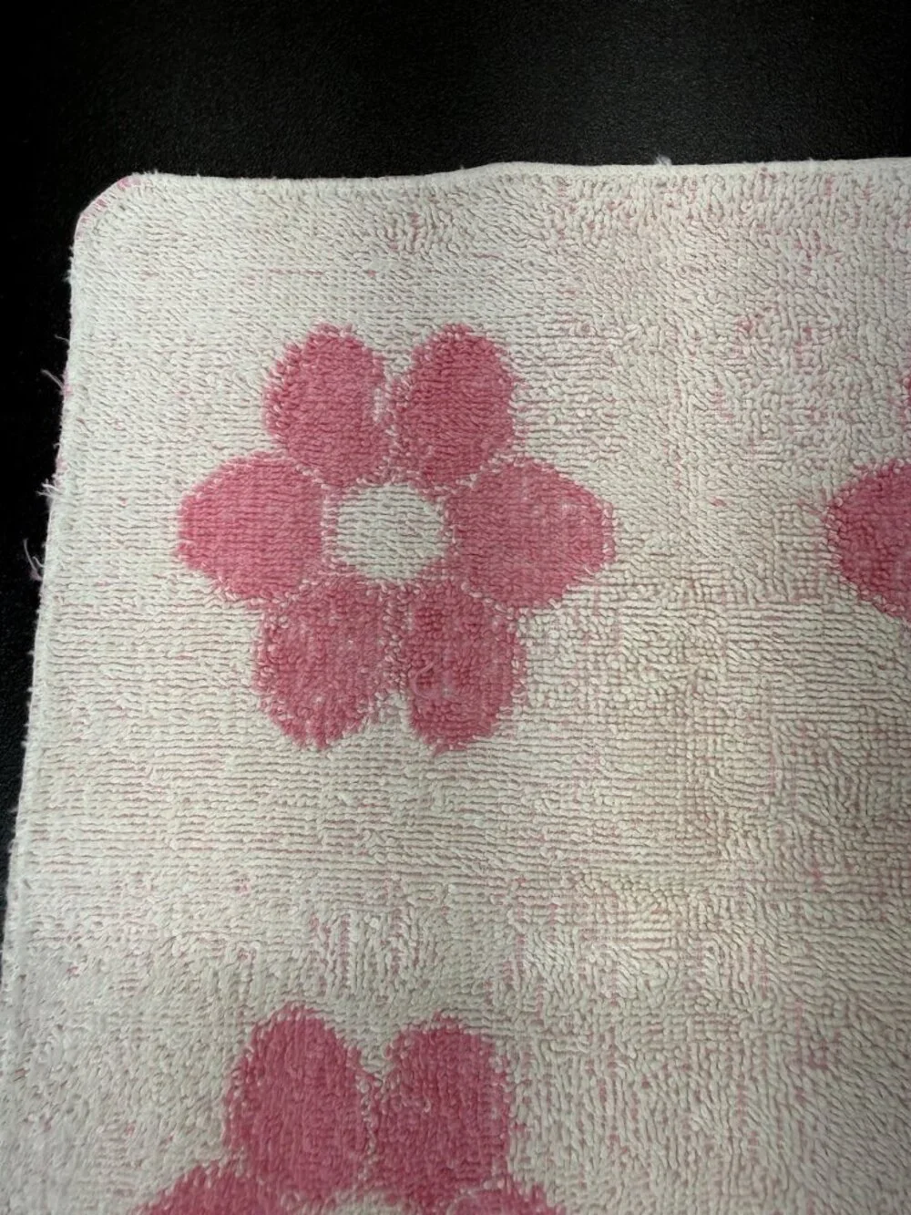 Vintage Daisy Floral Mod Floral Pink White Washcloth Cotton Face Towel MCM Retro